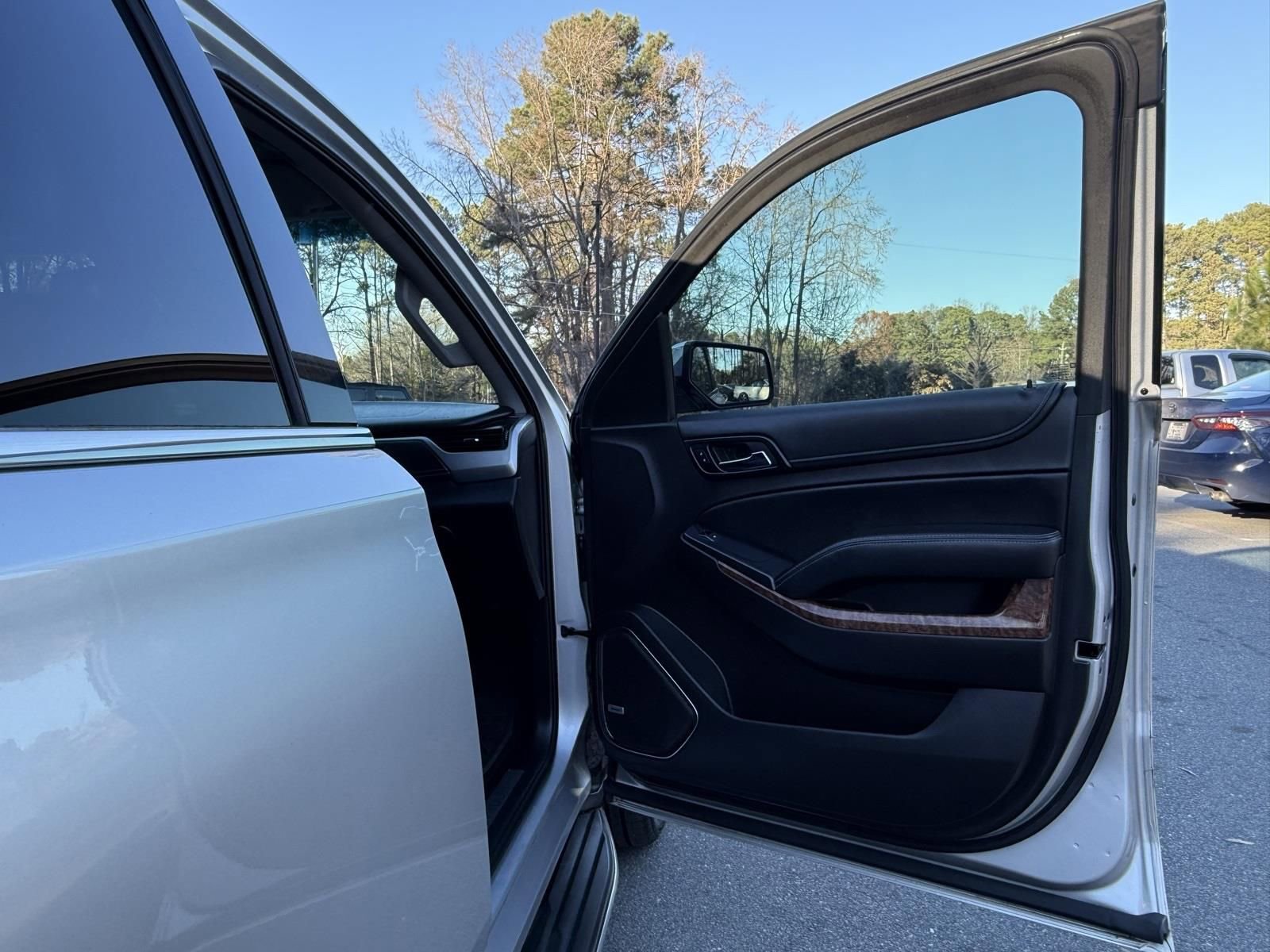 Used 2015 Chevrolet Tahoe LTZ image 18