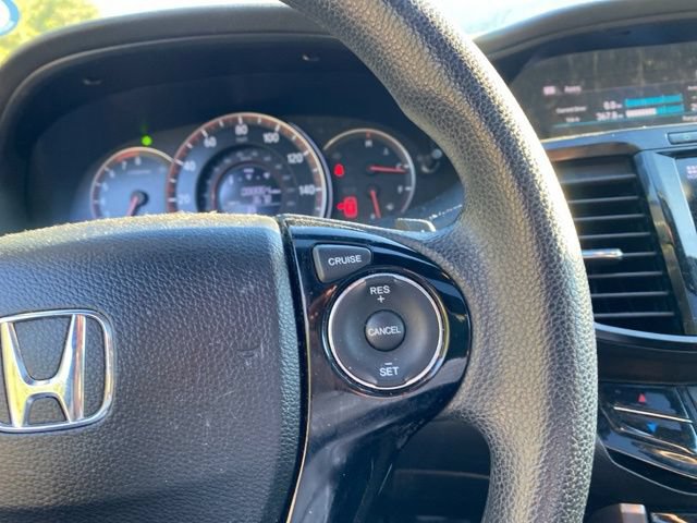 Used 2017 Honda Accord EX image 17