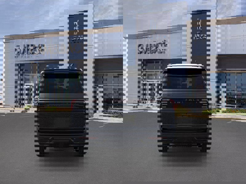 New 2026 Lincoln Navigator Reserve w/ Jet Appearance Package image 5