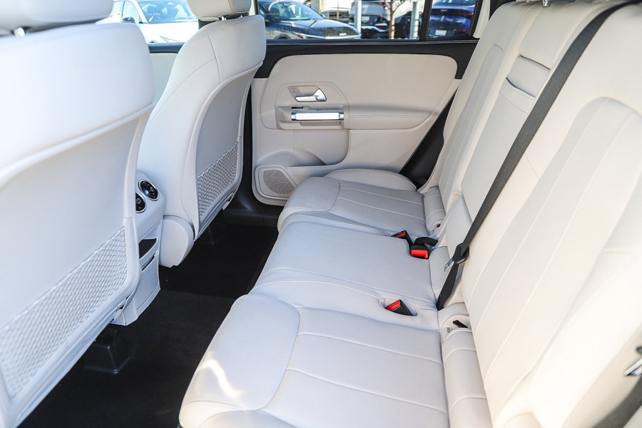 Used 2022 Mercedes-Benz GLB 250 w/ Premium Package Lite image 21