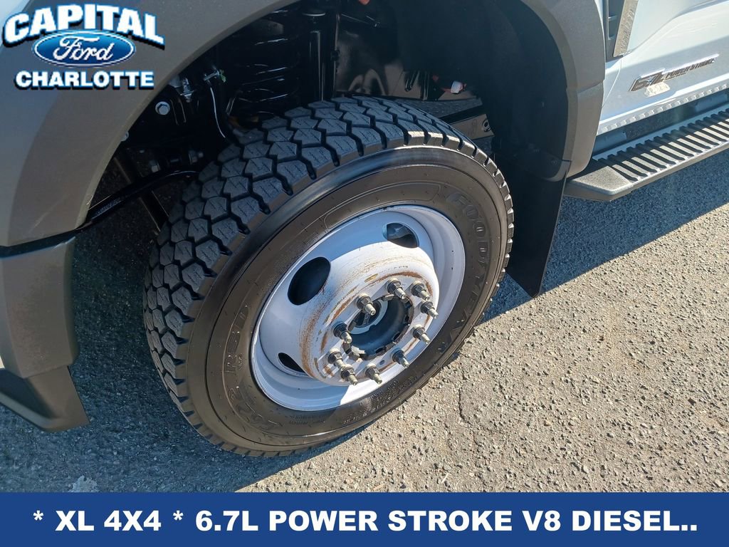 Used 2025 Ford F450 XL w/ XL Chrome Package image 9