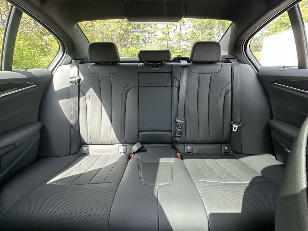 Used 2022 BMW 530i xDrive w/ Convenience Package image 25