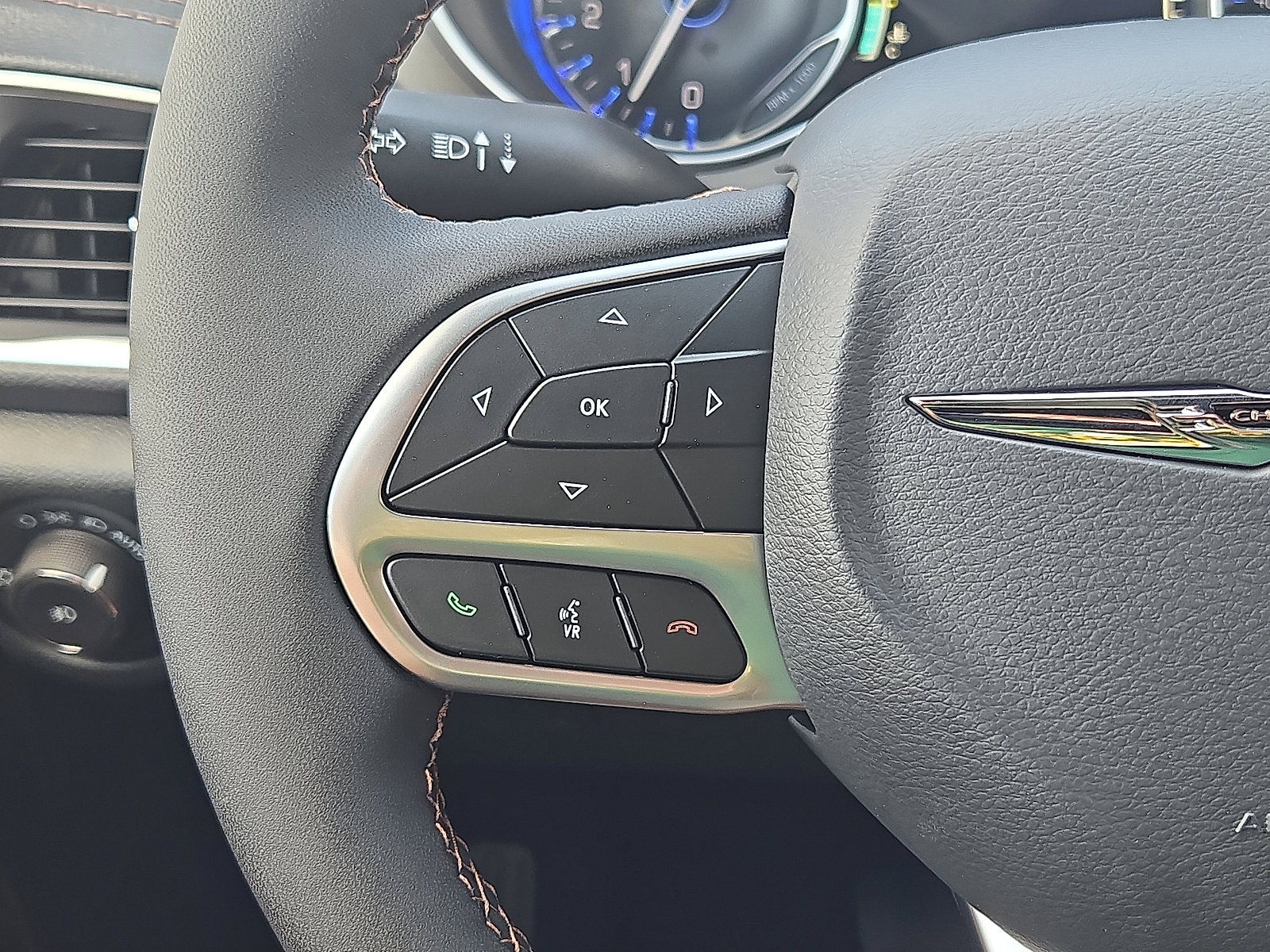 New 2026 Chrysler Pacifica Pinnacle image 18