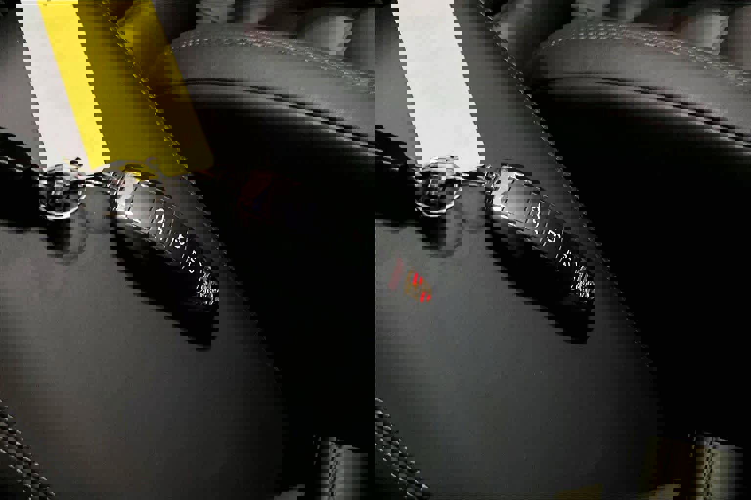 Used 2023 Porsche Macan Turbo image 13