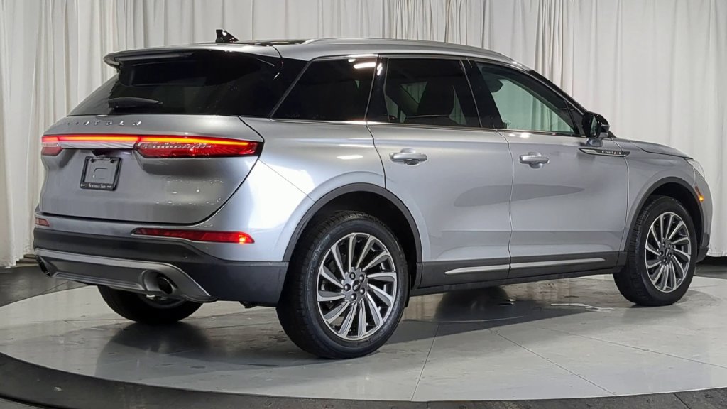 Used 2023 Lincoln Corsair Reserve w/ Equipment Group 201A AWD/4WD image 10