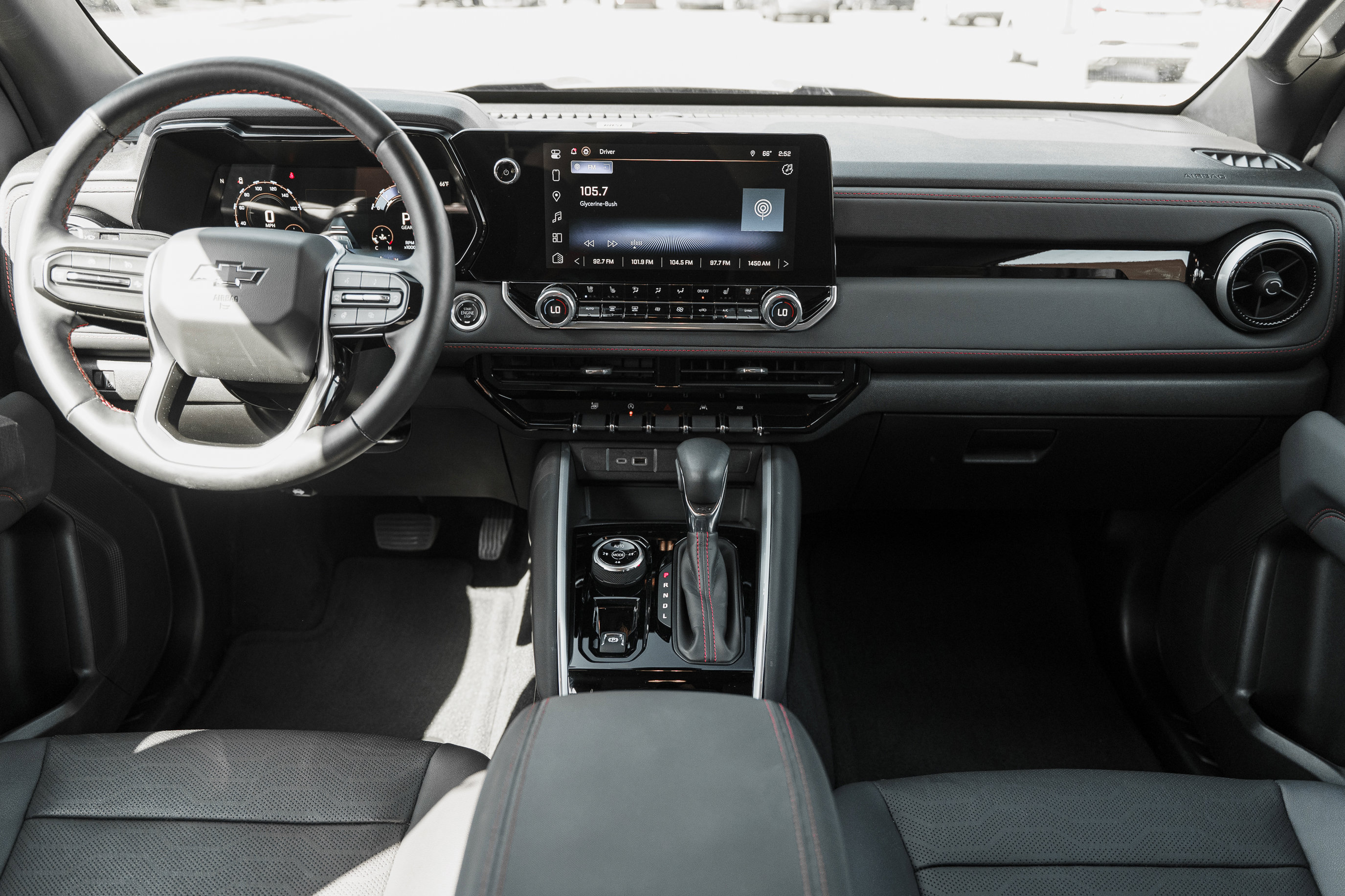 Used 2024 Chevrolet Colorado Z71 w/ Z71 Convenience Package 2 image 8