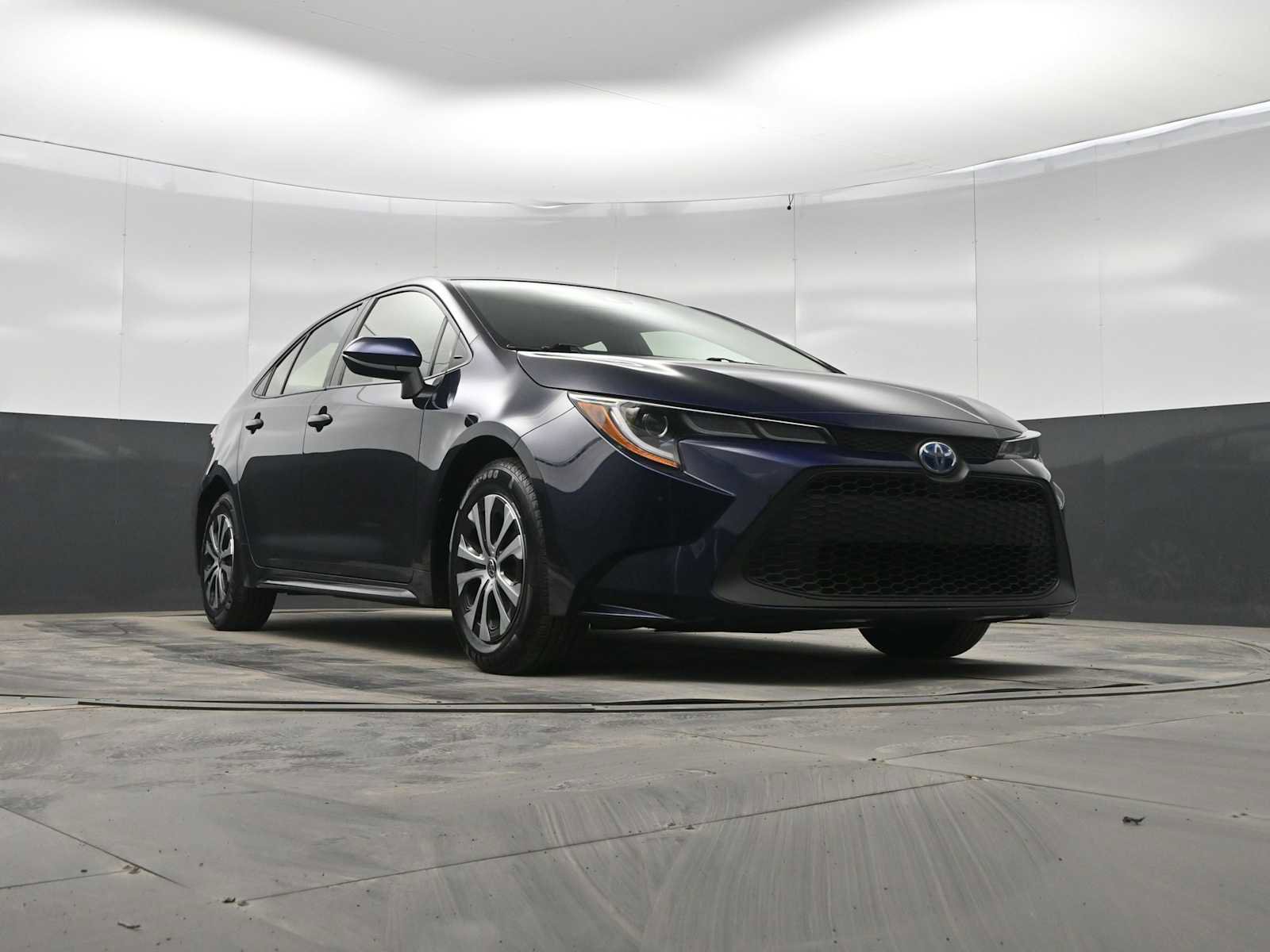 Used 2022 Toyota Corolla LE image 32