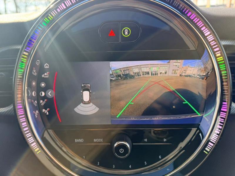 Used 2022 MINI Cooper 4-Door Hardtop FWD image 16