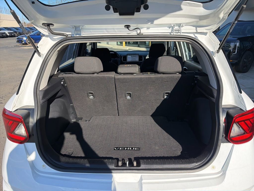 Used 2020 Hyundai Venue SEL image 17