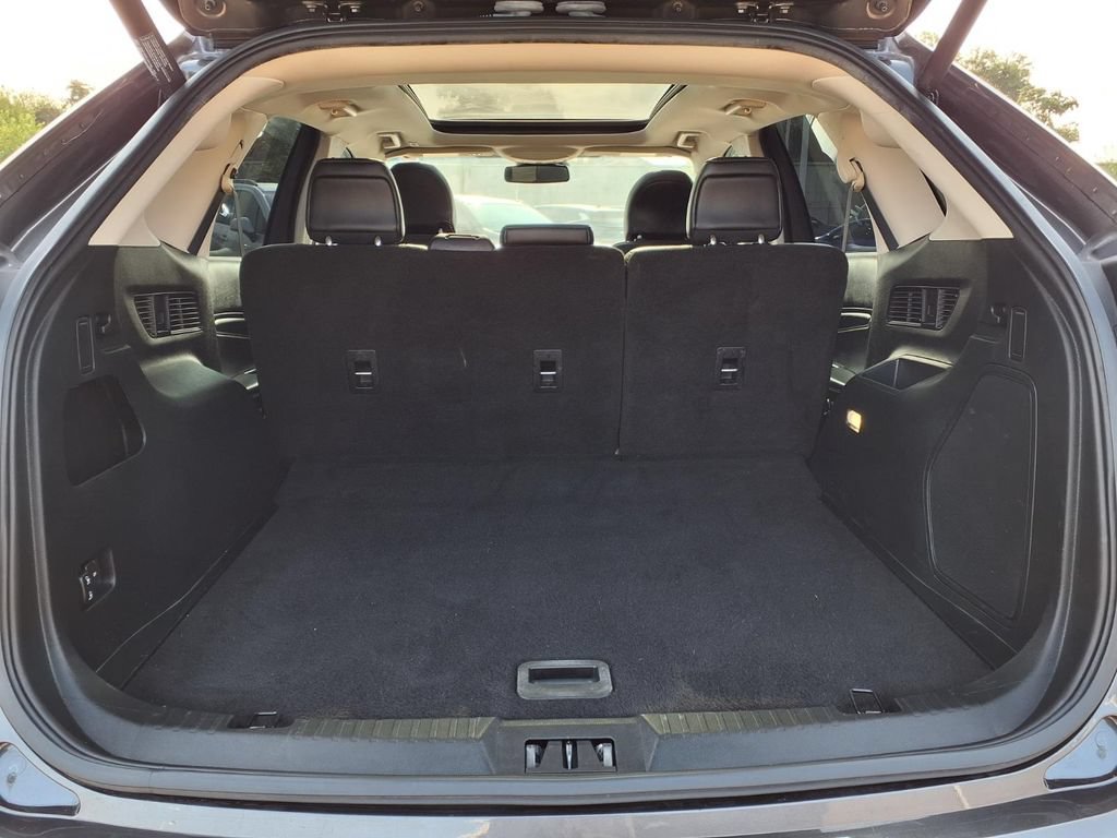 Used 2019 Ford Edge Titanium FWD image 13