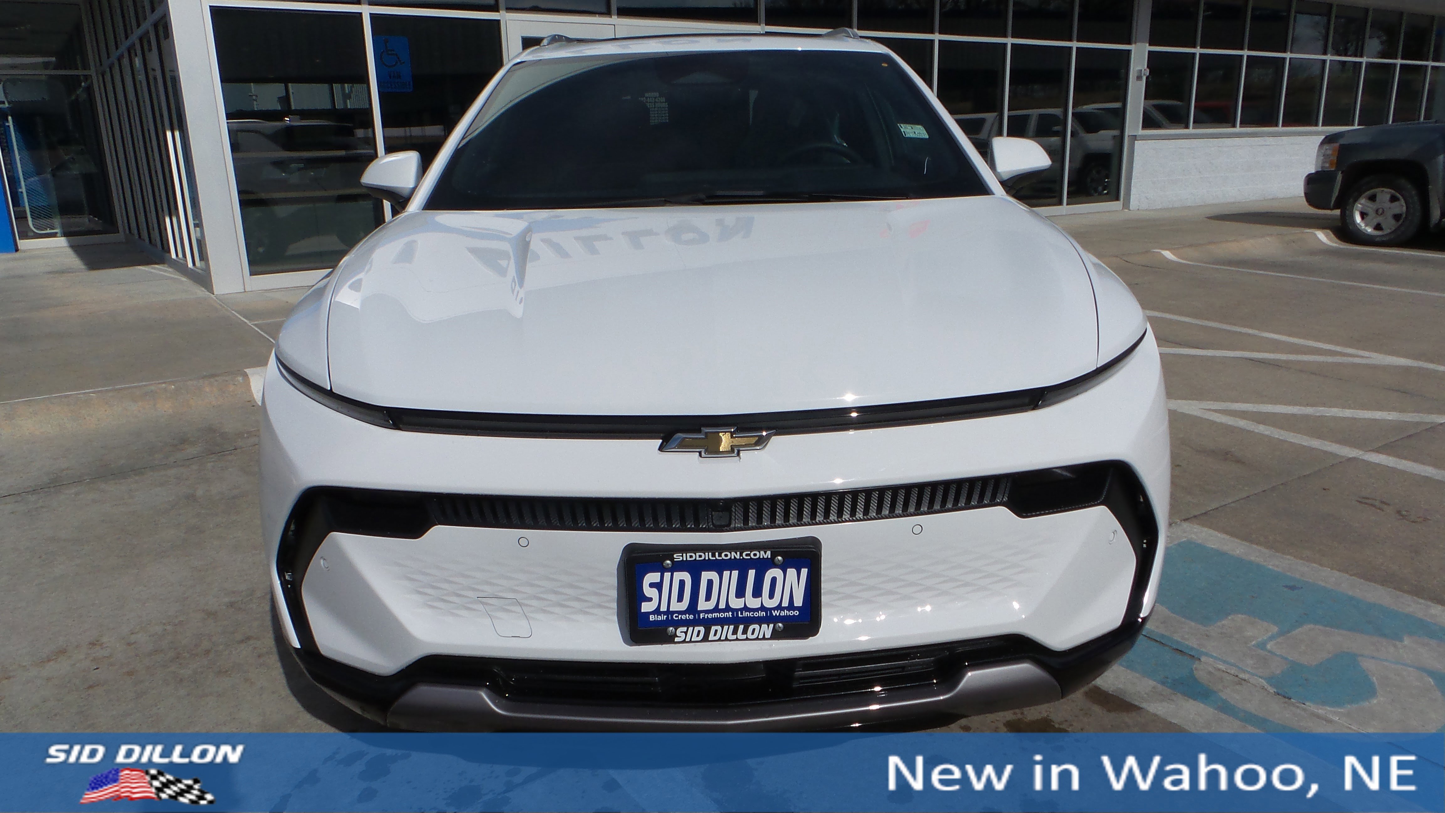 New 2026 Chevrolet Equinox EV LT image 8