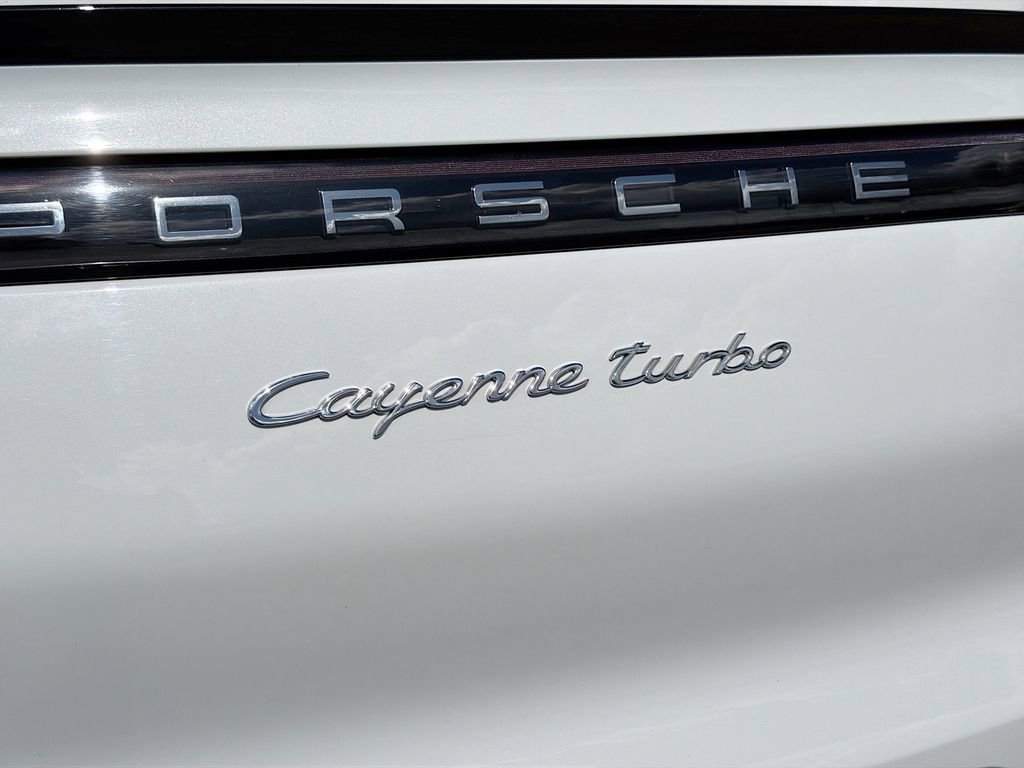 Used 2020 Porsche Cayenne Turbo image 15