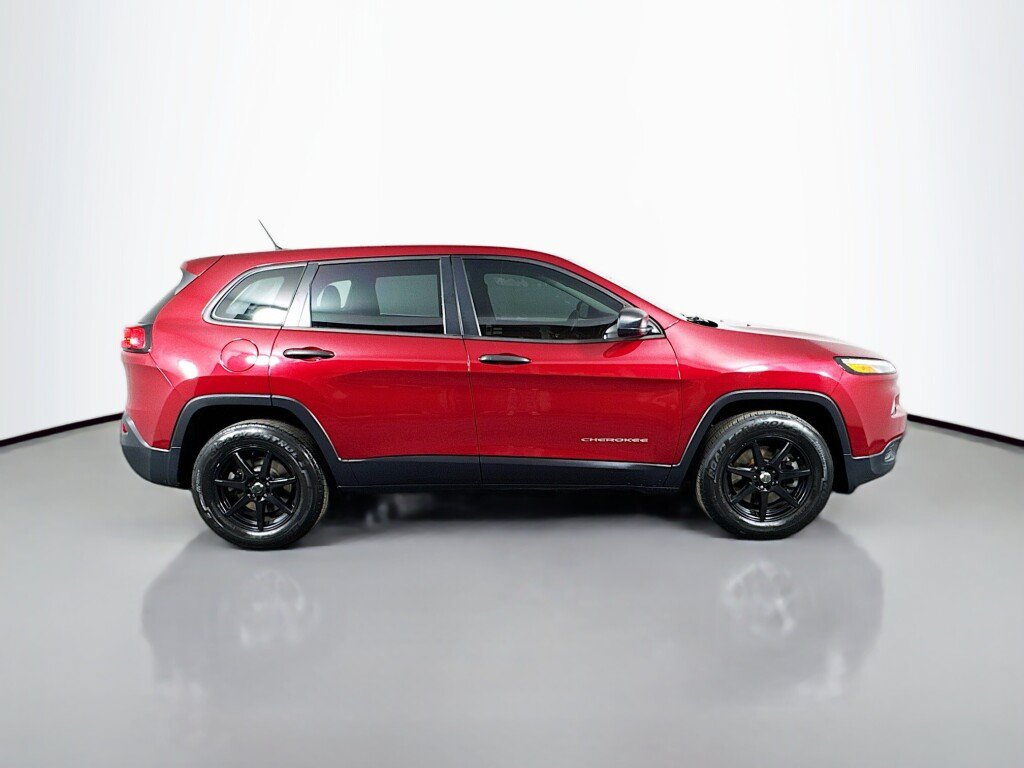 Used 2016 Jeep Cherokee Sport AWD/4WD image 6