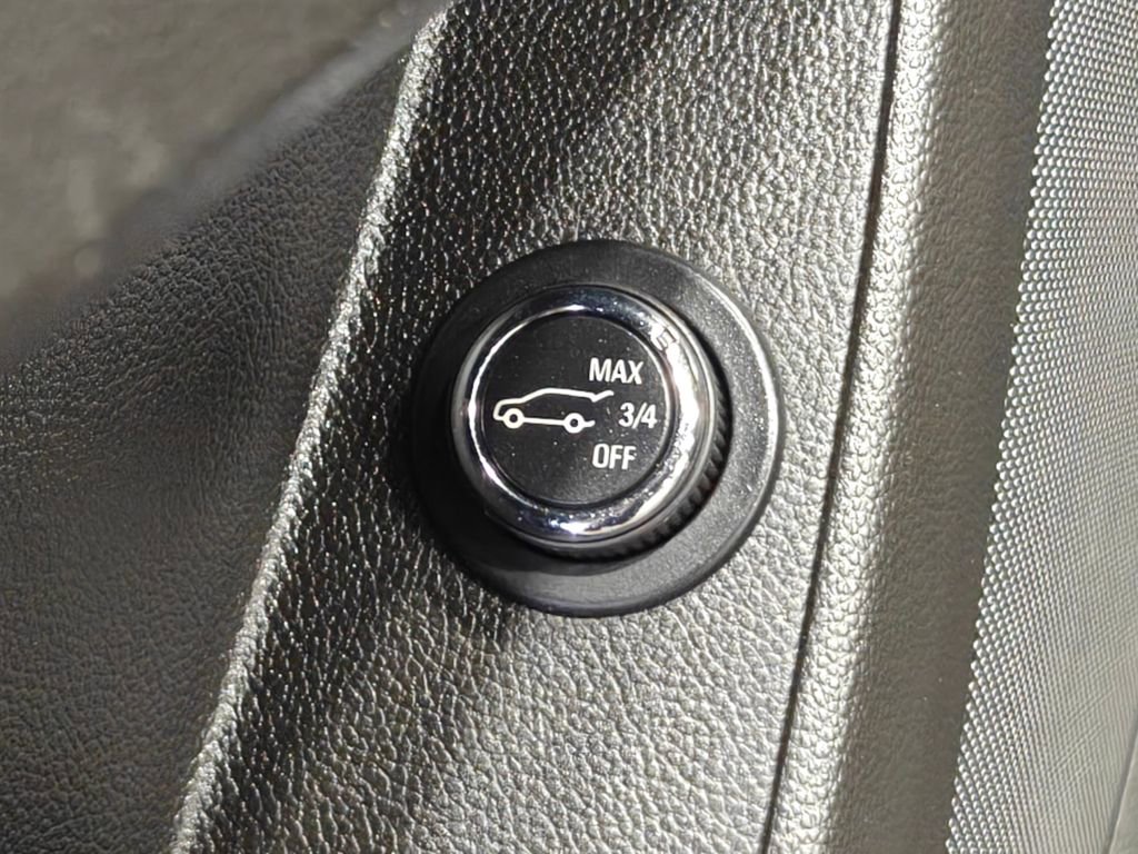 Used 2022 Chevrolet Traverse LT image 54