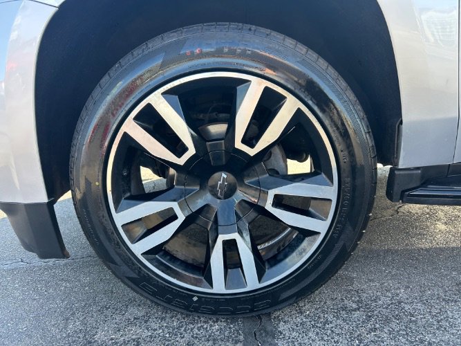 Used 2019 Chevrolet Tahoe LT image 24