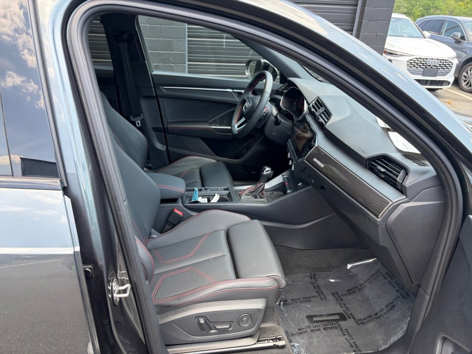 Used 2025 Audi Q3 2.0T Premium Plus w/ Premium Plus Package AWD/4WD image 28