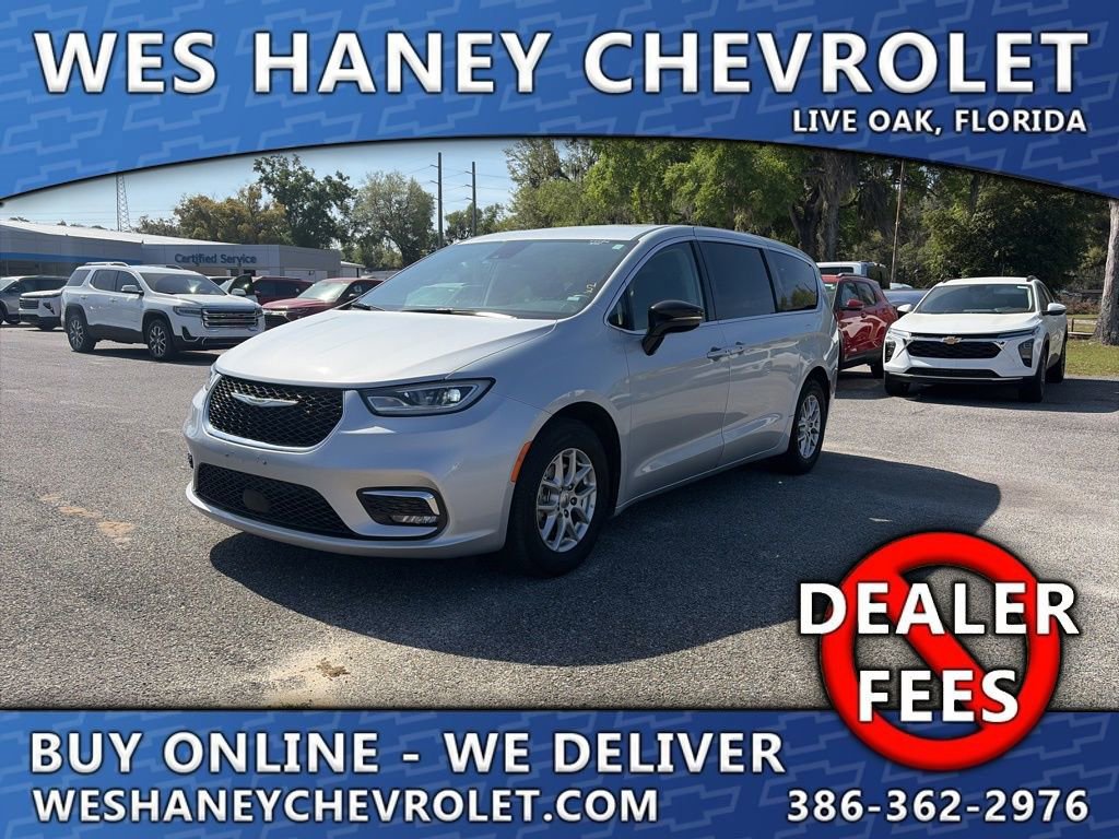 Used 2024 Chrysler Pacifica Touring-L