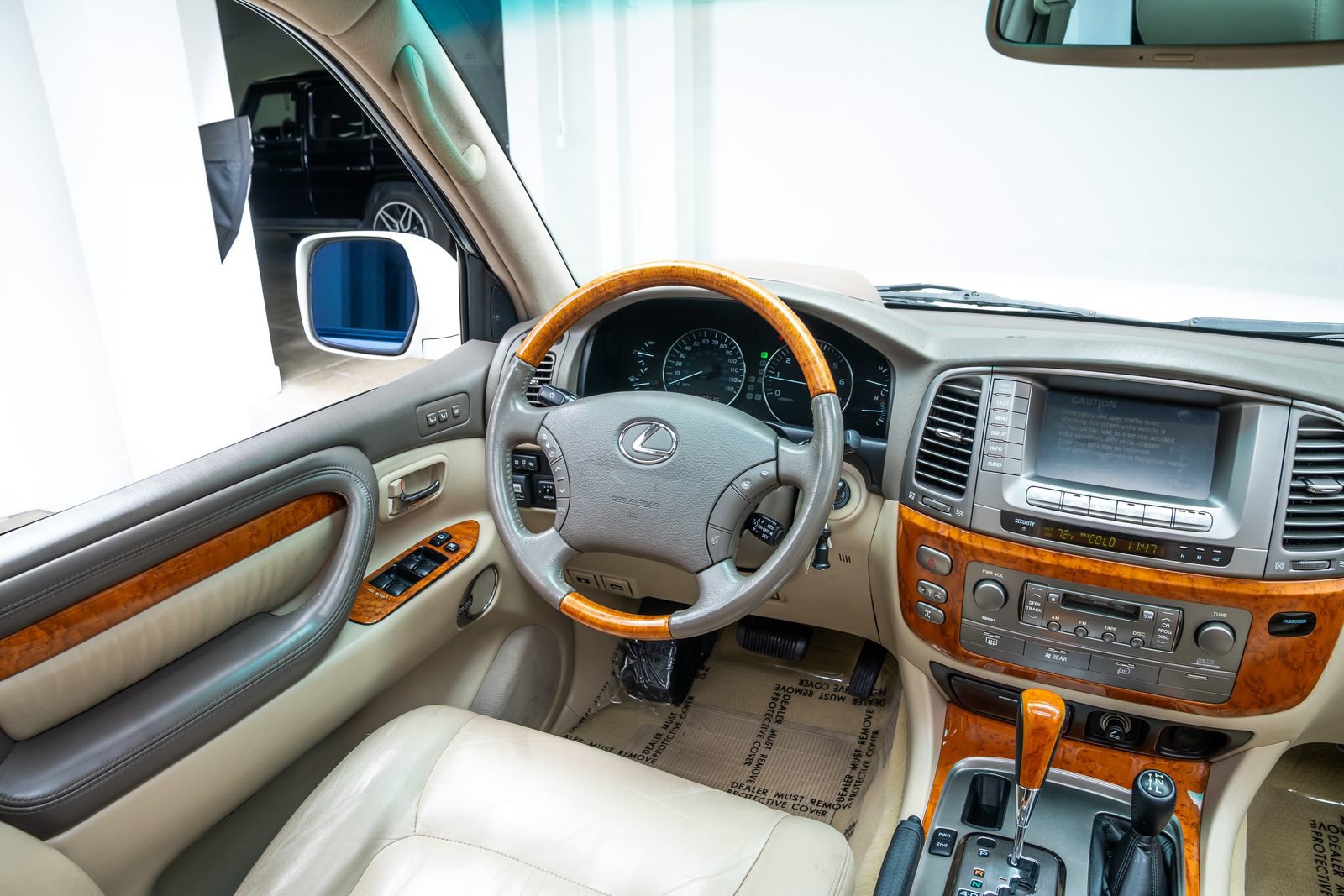 Used 2004 Lexus LX 470 4WD image 10