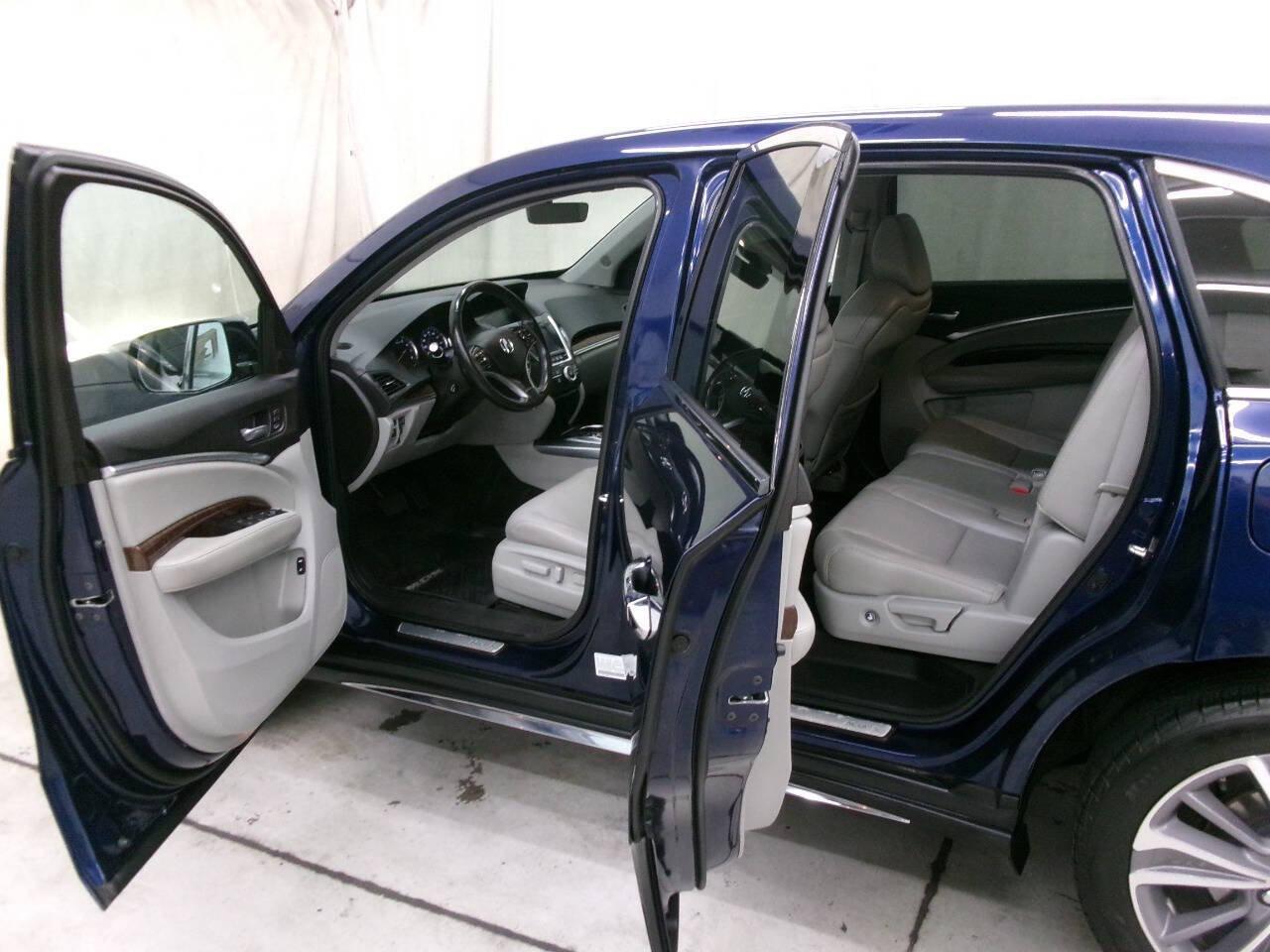 Used 2018 Acura MDX SH-AWD w/ Technology Package image 12