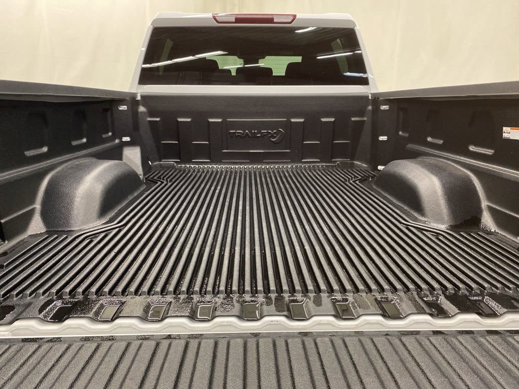 Used 2025 Chevrolet Silverado 2500 LT w/ Convenience Package AWD/4WD image 8