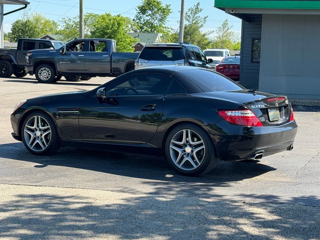 Used 2013 Mercedes-Benz SLK 250 image 4