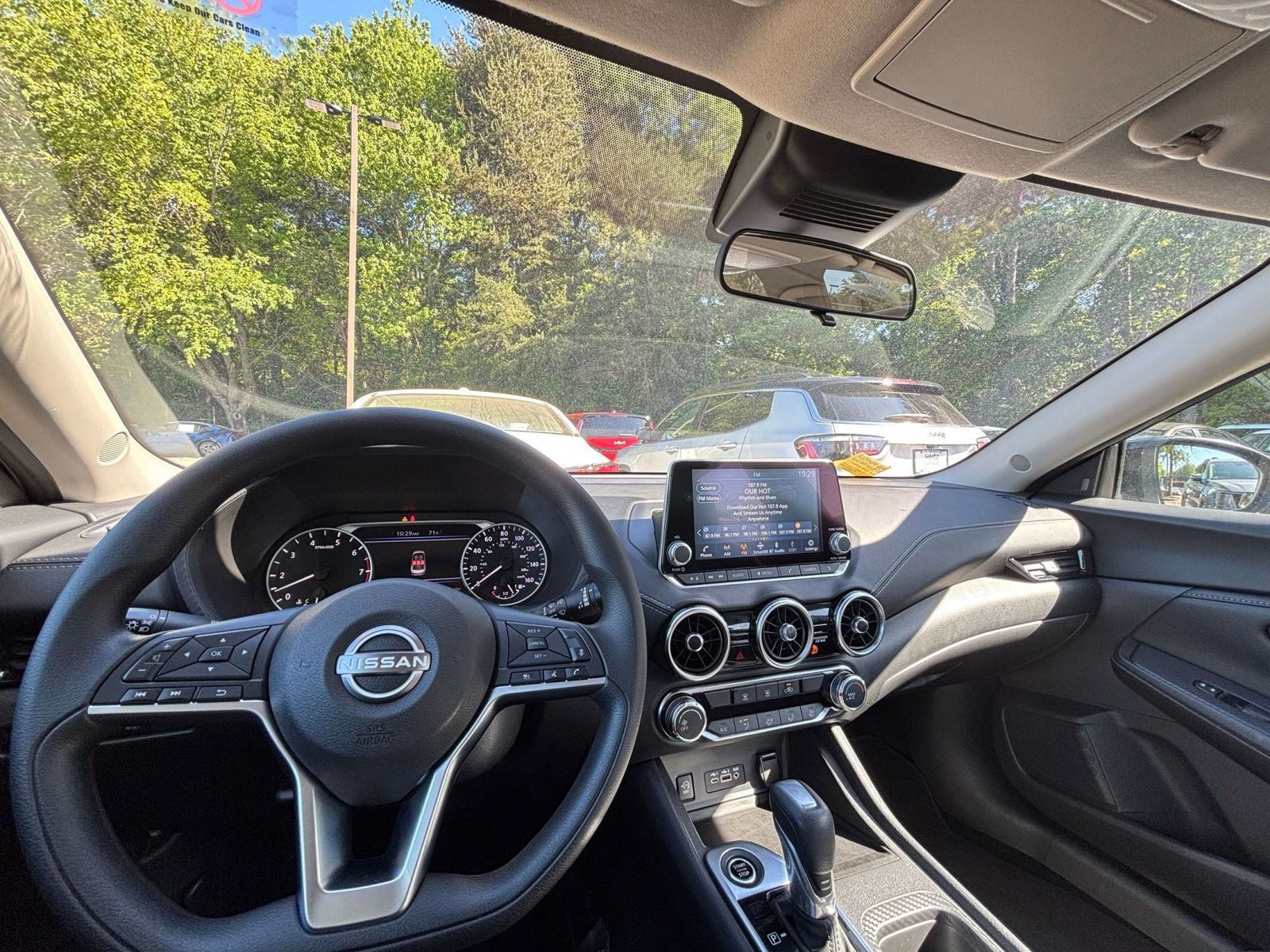 Used 2025 Nissan Sentra SV image 33