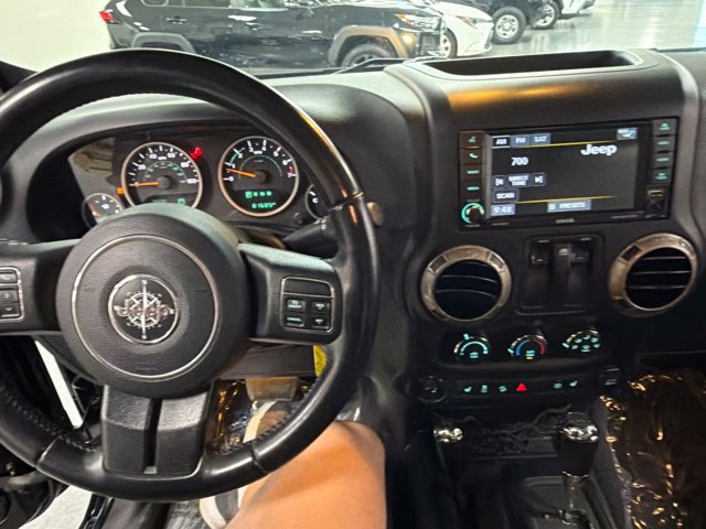 Used 2016 Jeep Wrangler Sahara AWD/4WD image 15