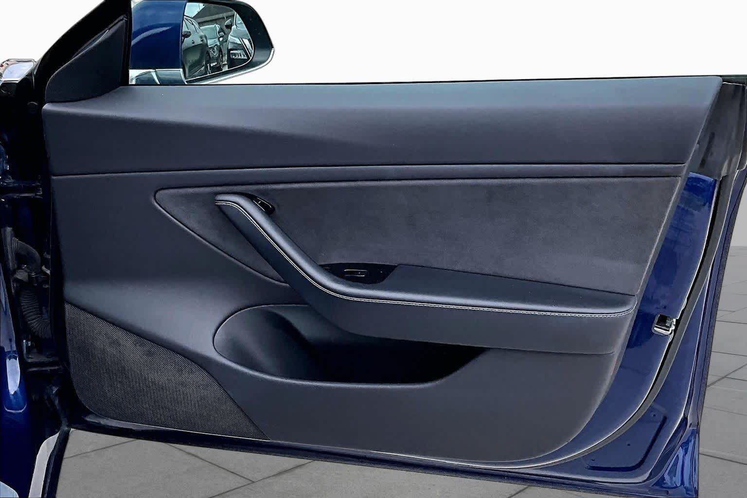 Used 2018 Tesla Model 3 Long Range RWD image 19
