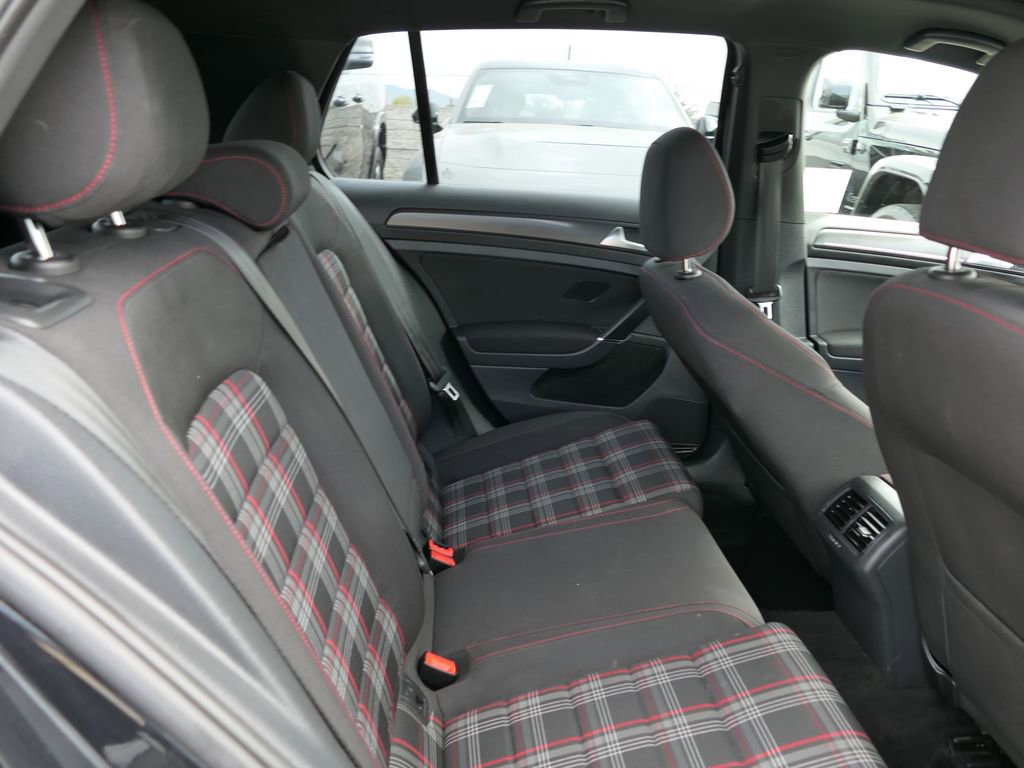 Used 2018 Volkswagen GTI SE image 22