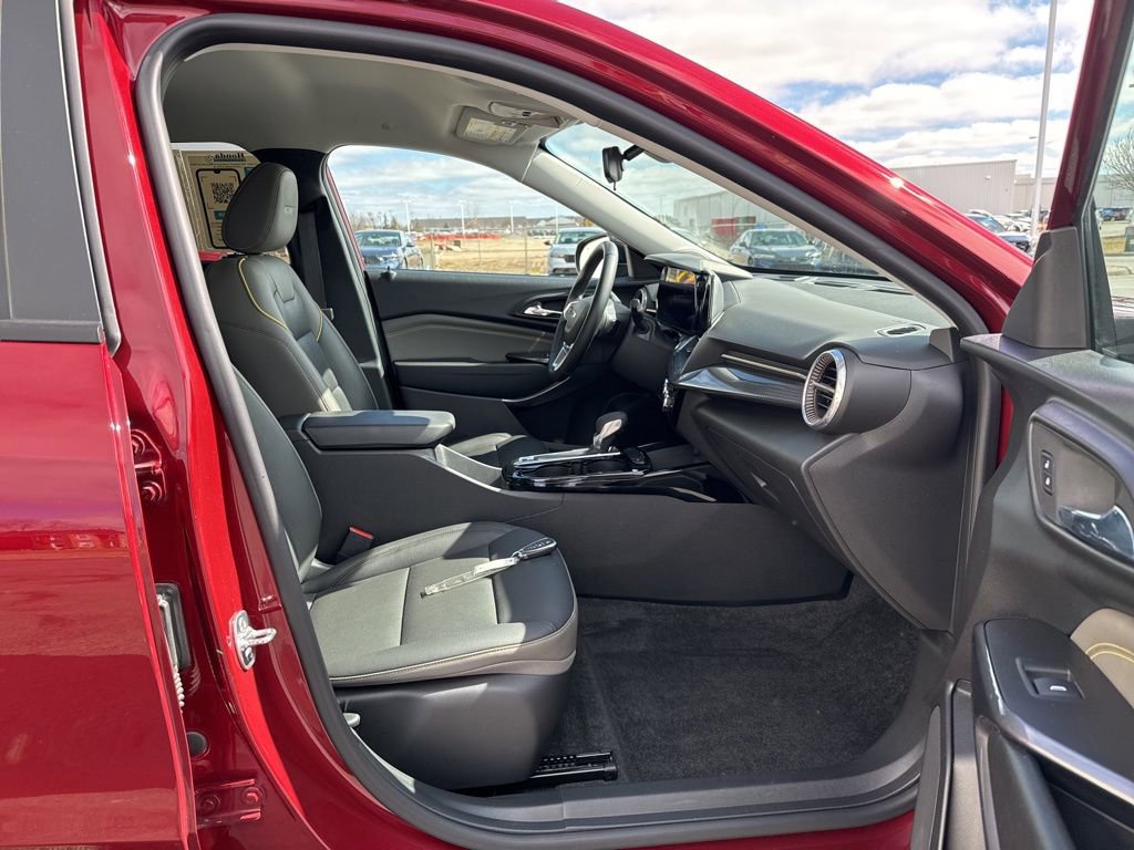 Used 2024 Chevrolet Trax ACTIV w/ Driver Confidence Package image 42