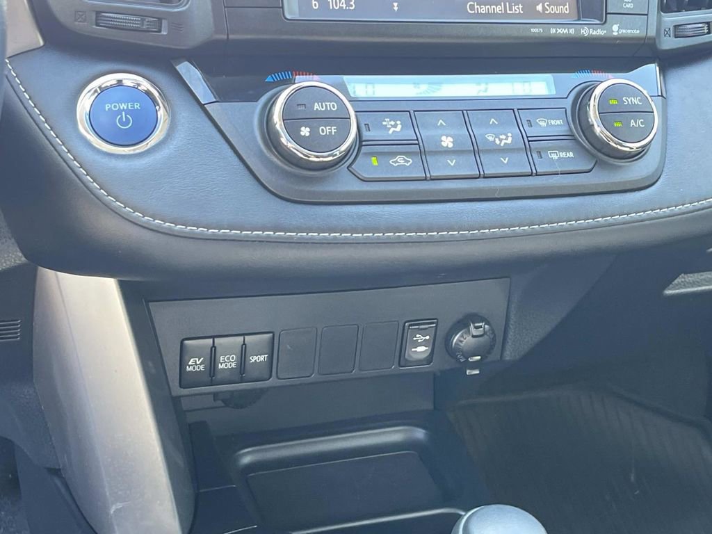 Used 2017 Toyota RAV4 XLE image 31