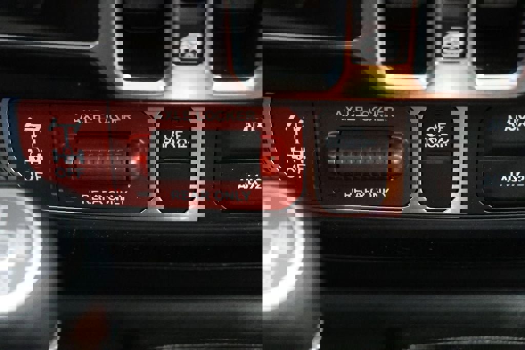 Used 2024 Jeep Wrangler Unlimited image 26