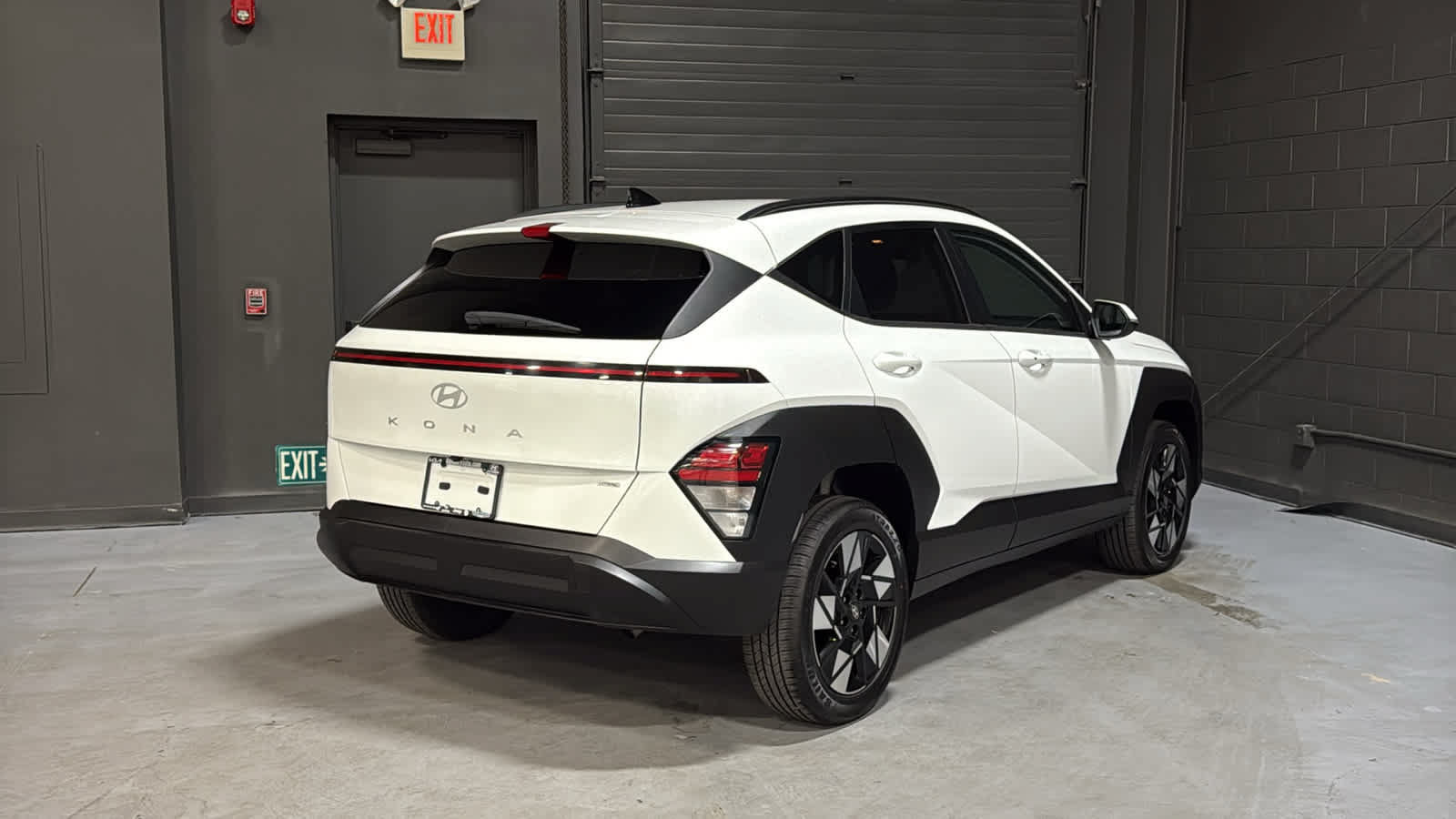 Used 2024 Hyundai Kona SEL AWD/4WD image 4