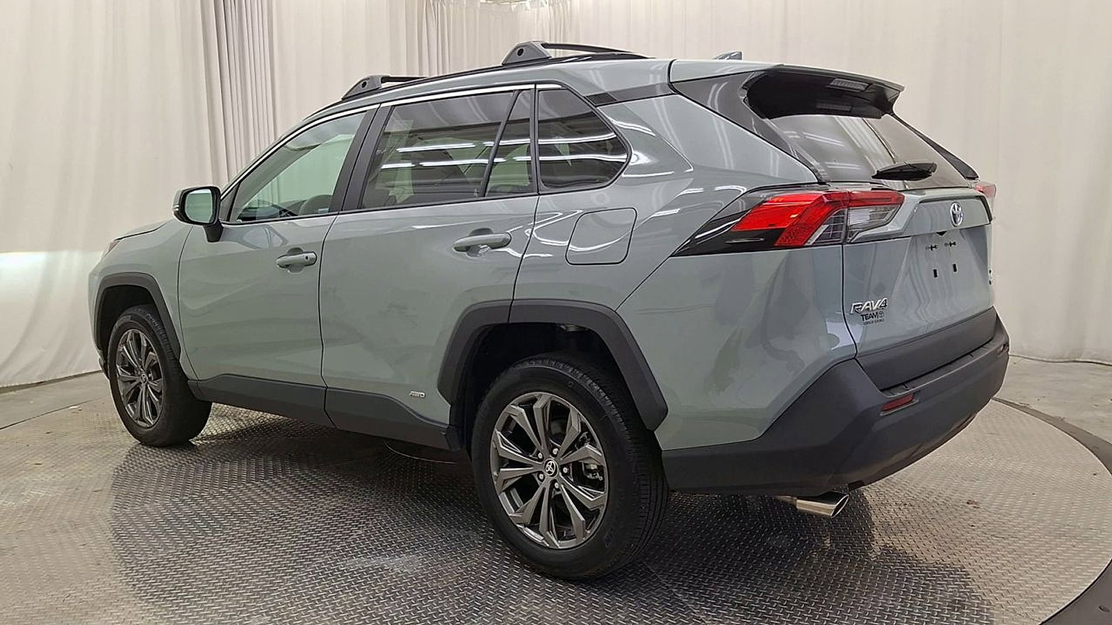 Certified 2022 Toyota RAV4 XLE Premium image 9