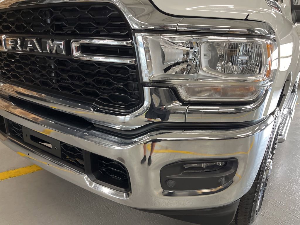 Used 2024 RAM 2500 Tradesman w/ Chrome Appearance Group image 11
