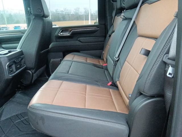 Used 2024 Chevrolet Silverado 2500 High Country w/ High Country Premium Package AWD/4WD image 28