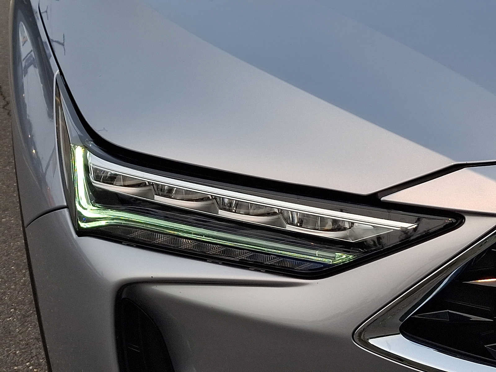 Certified 2024 Acura MDX SH-AWD w/ Technology Package image 9
