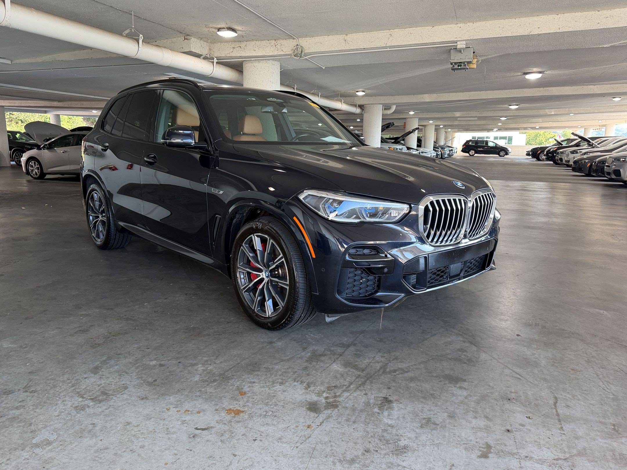 Used 2022 BMW X5 xDrive45e w/ M Sport Package AWD/4WD image 6