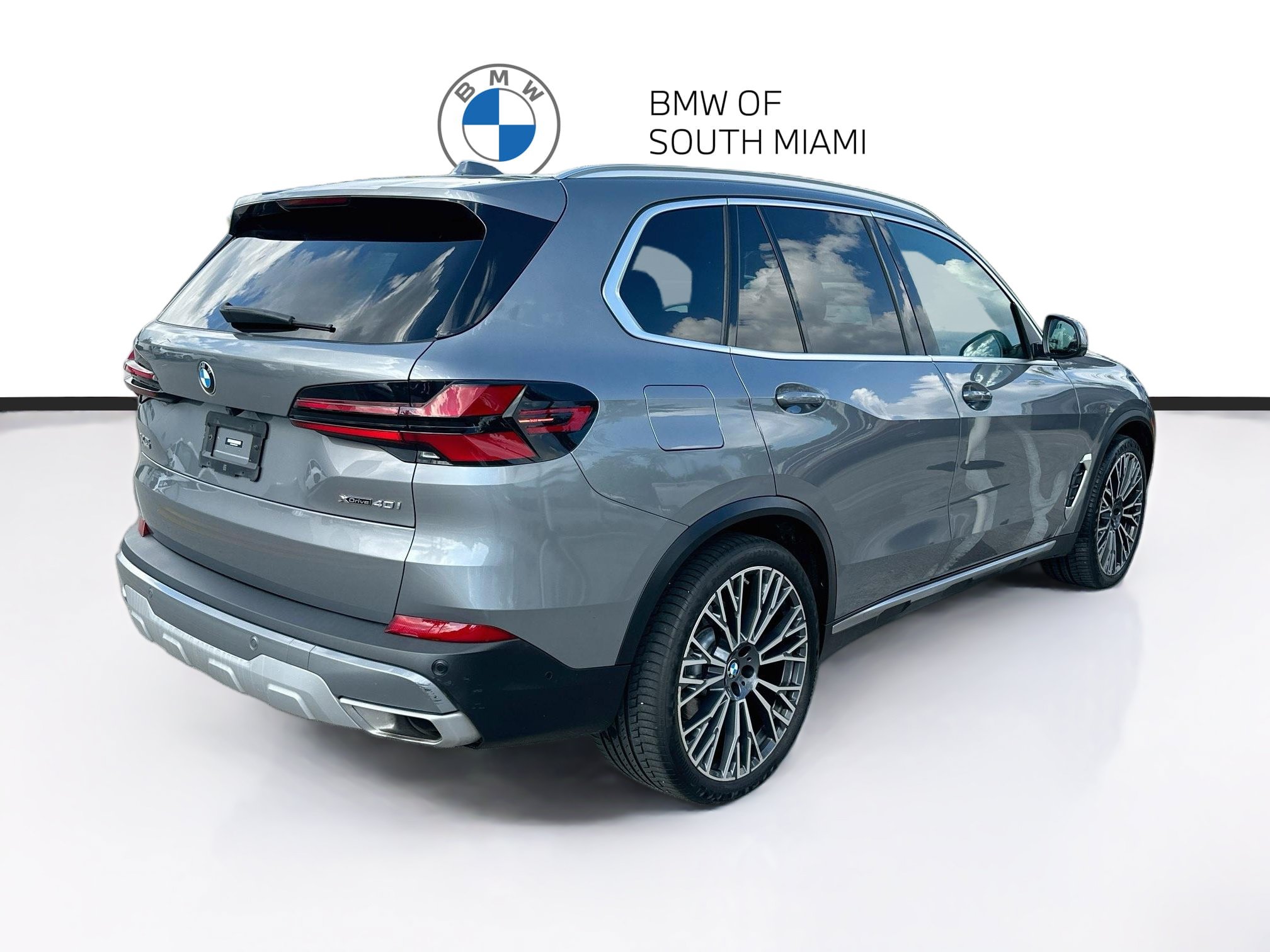 Certified 2024 BMW X5 xDrive40i w/ Parking Assistance Package AWD/4WD image 7