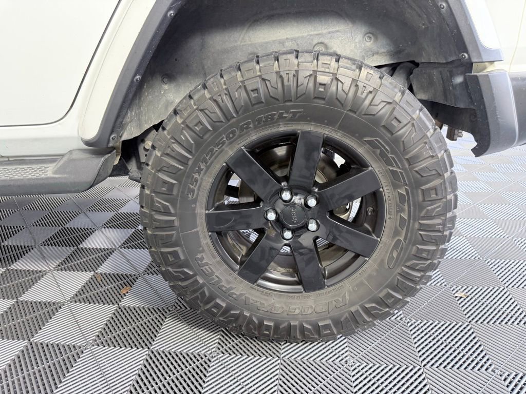 Used 2018 Jeep Wrangler Unlimited Sahara image 29