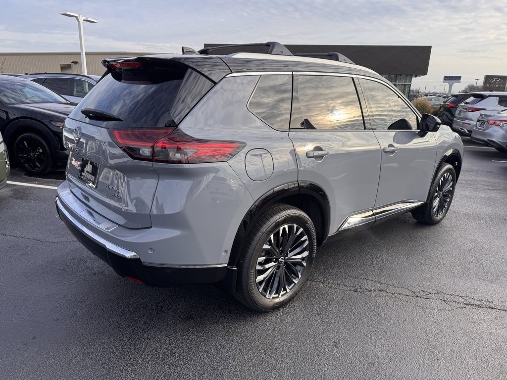 Used 2025 Nissan Rogue Platinum w/ Platinum Premium Package image 5