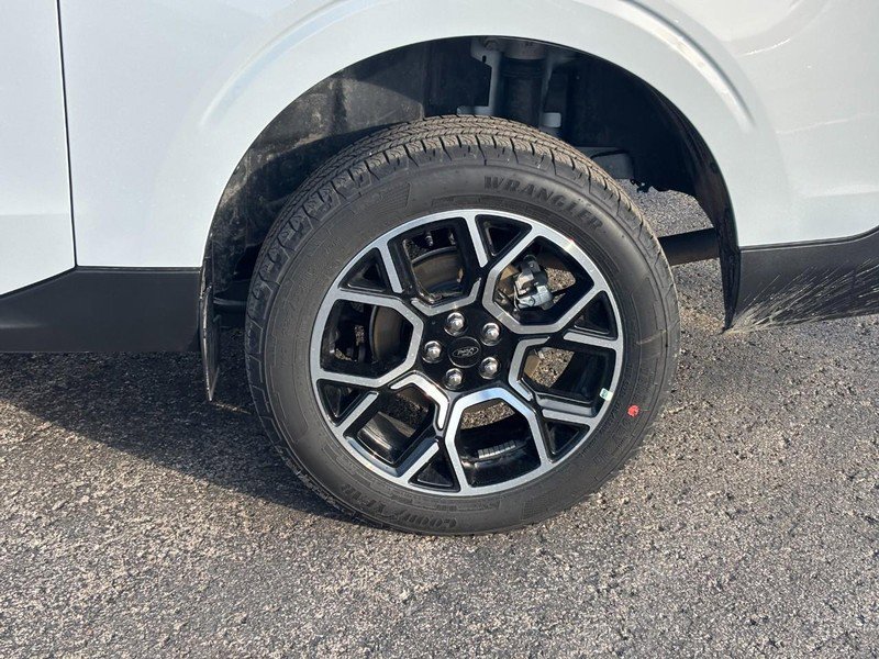 New 2025 Ford Maverick Lariat image 11