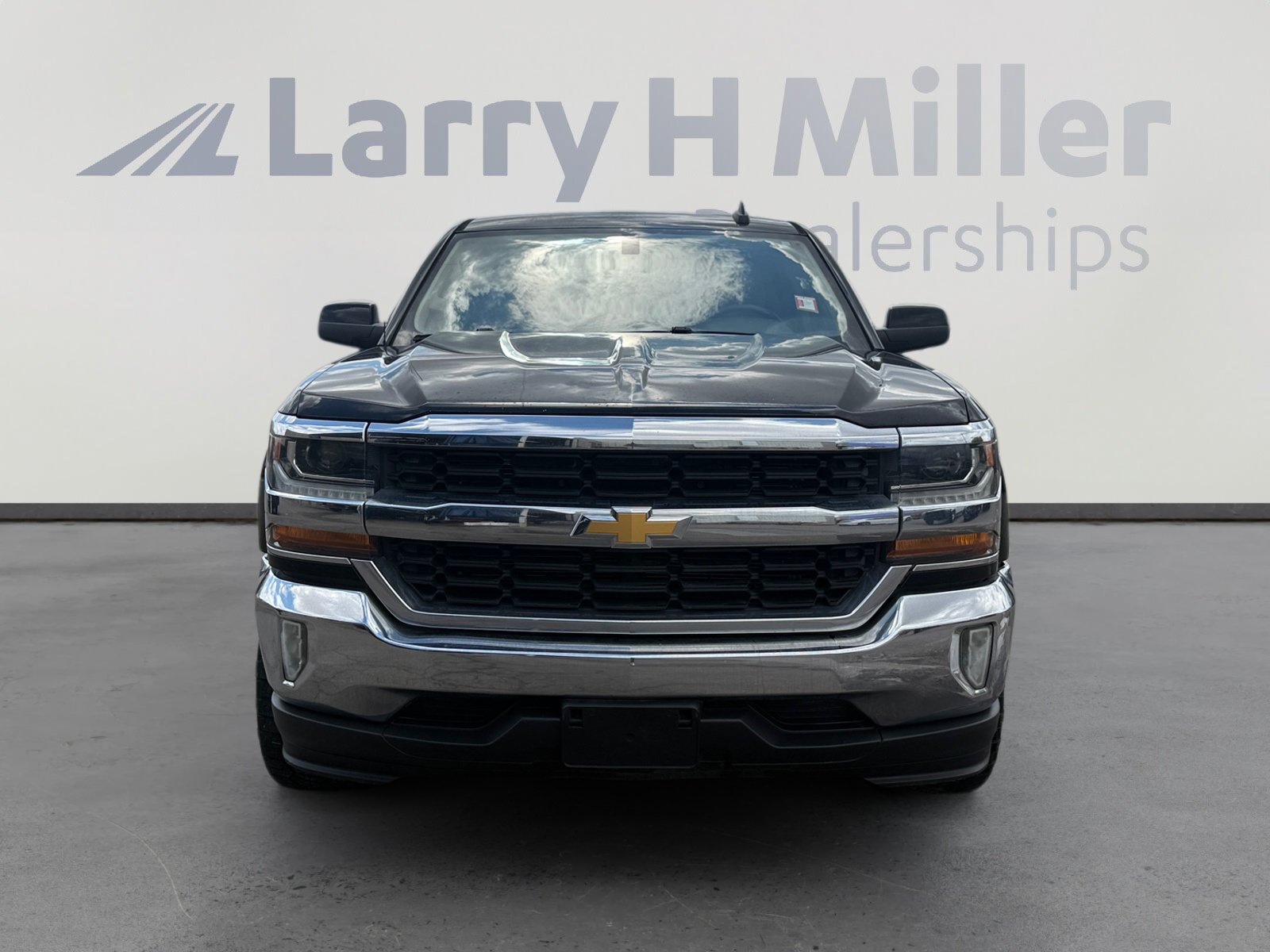 Used 2017 Chevrolet Silverado 1500 LT w/ Texas Edition RWD image 7
