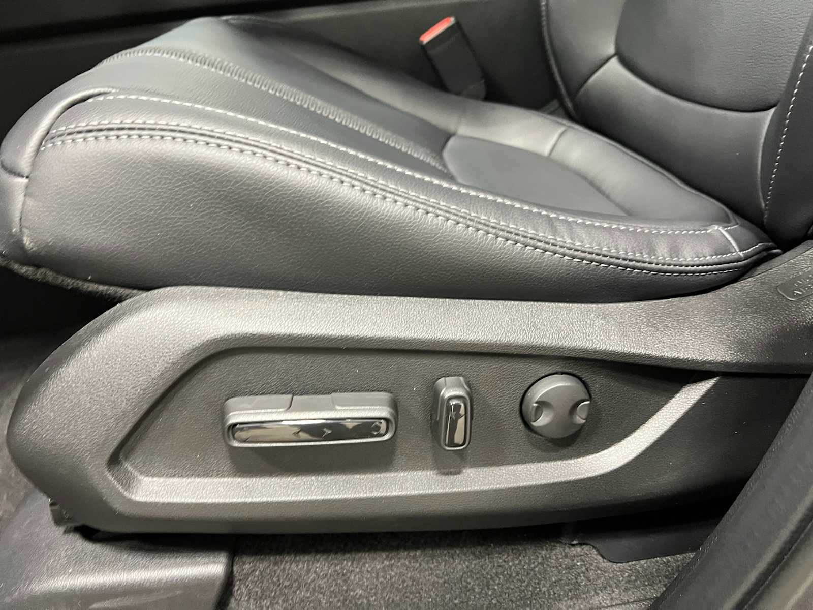 New 2025 Honda Pilot EX-L image 14