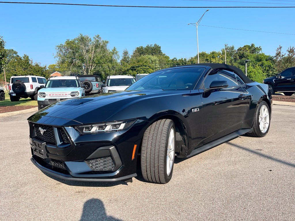 Used 2024 Ford Mustang GT Premium RWD image 3