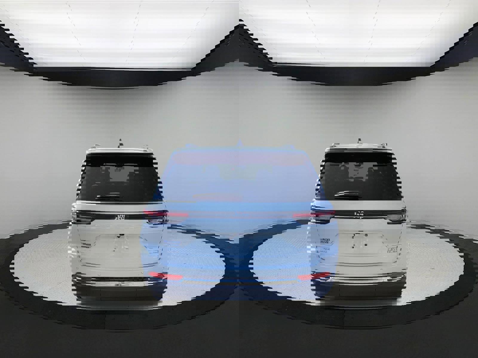 Used 2024 Jeep Grand Cherokee Limited image 7