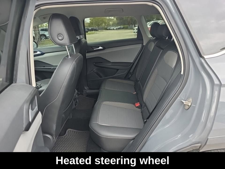 Used 2023 Volkswagen Taos SE image 12