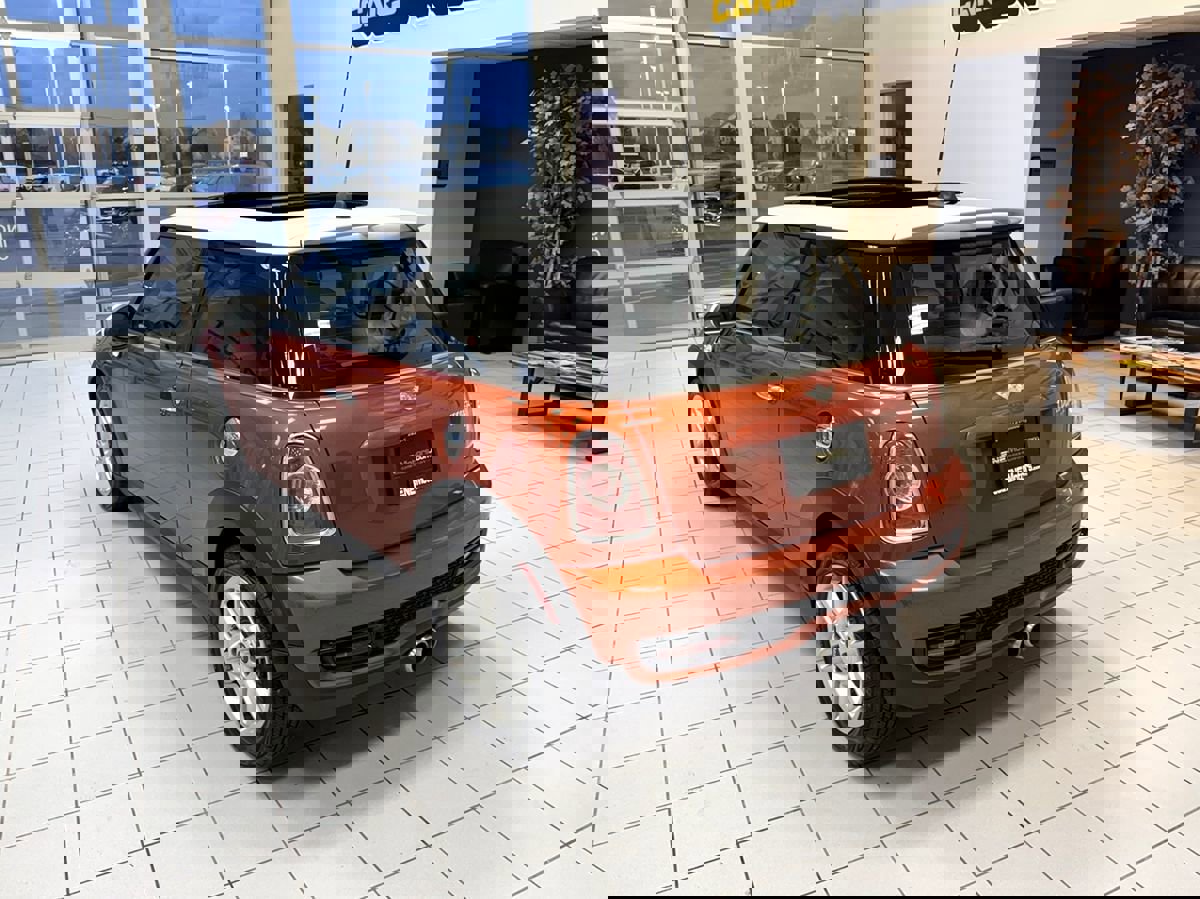 Used 2011 MINI Cooper S image 3