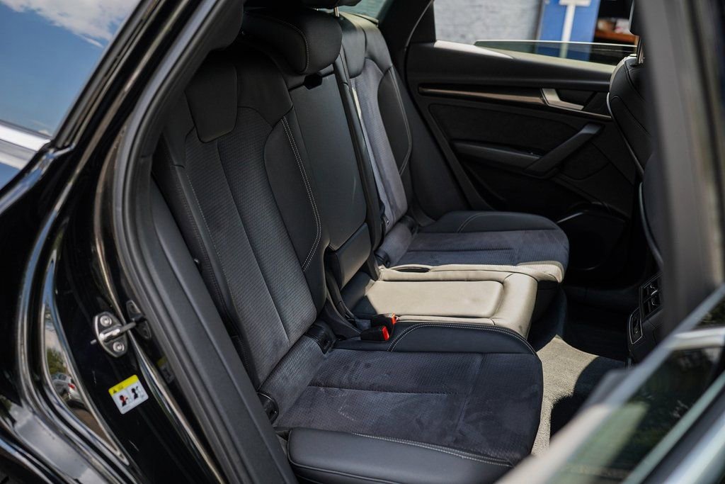 Used 2023 Audi SQ5 Premium w/ Convenience Package image 25
