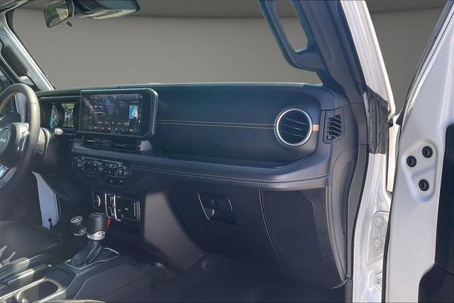 Used 2024 Jeep Wrangler Unlimited Sahara AWD/4WD image 14